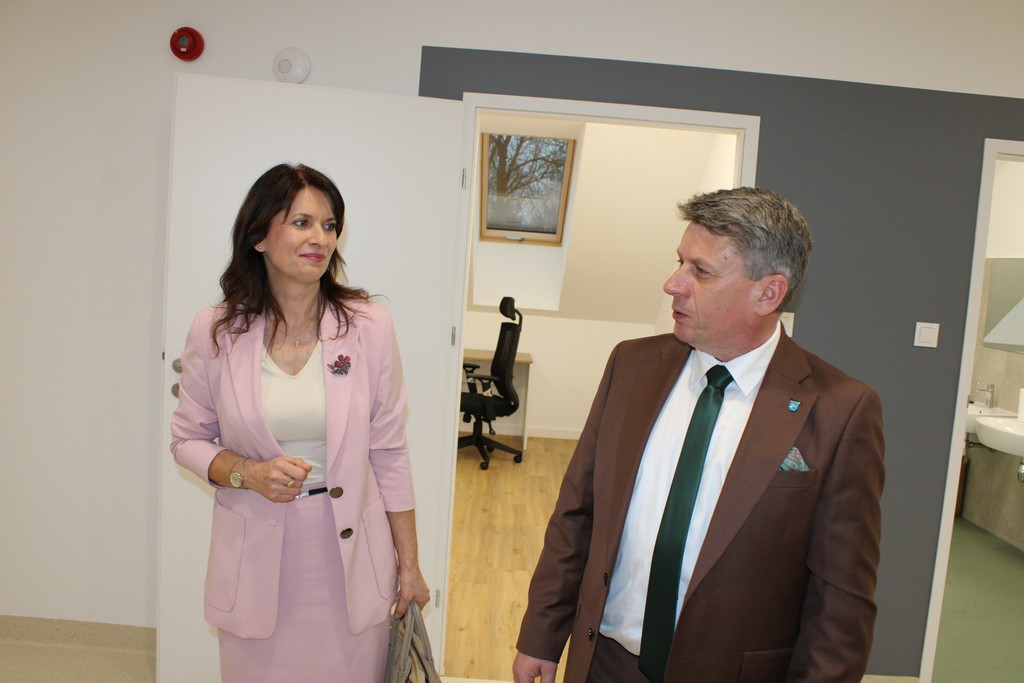 Uroczyste oddanie do użytku zmodernizowanego budynku Domu Dziennego Pobytu i Żłobka Miejskiego w Mroczy