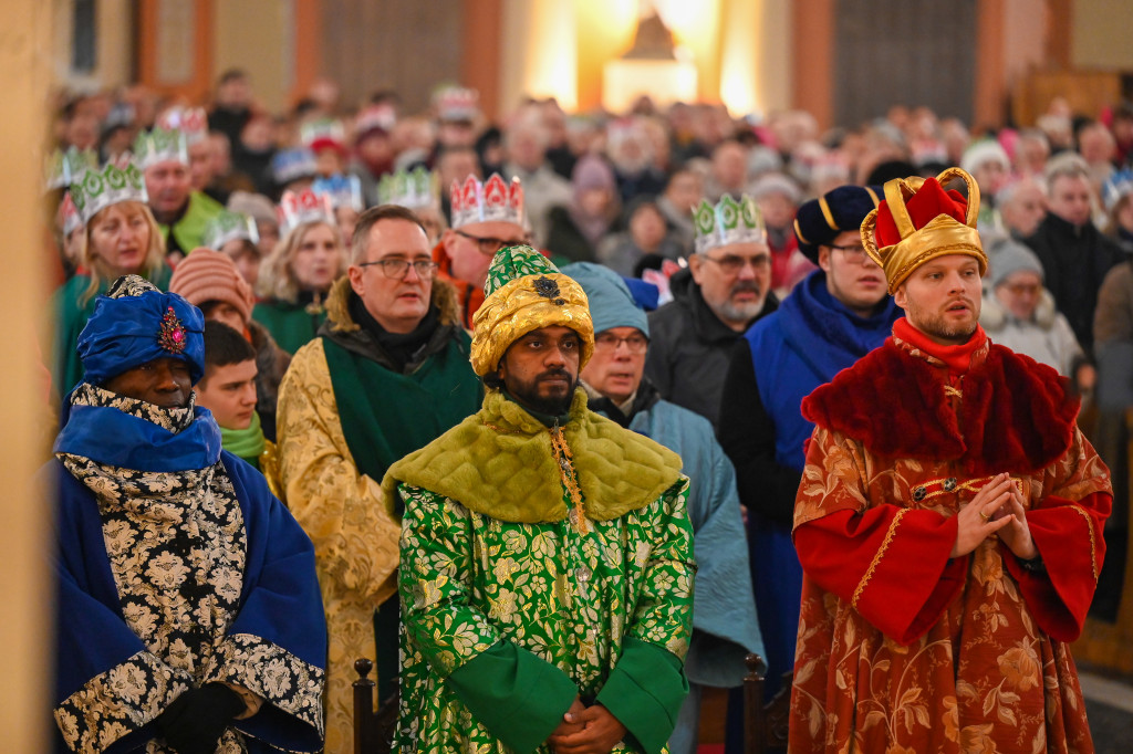 Bydgoszcz: Wielotysięczny tłum przeszedł w 13. Bydgoskim Orszaku Trzech Króli