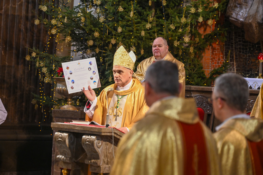 Bydgoszcz: Wielotysięczny tłum przeszedł w 13. Bydgoskim Orszaku Trzech Króli