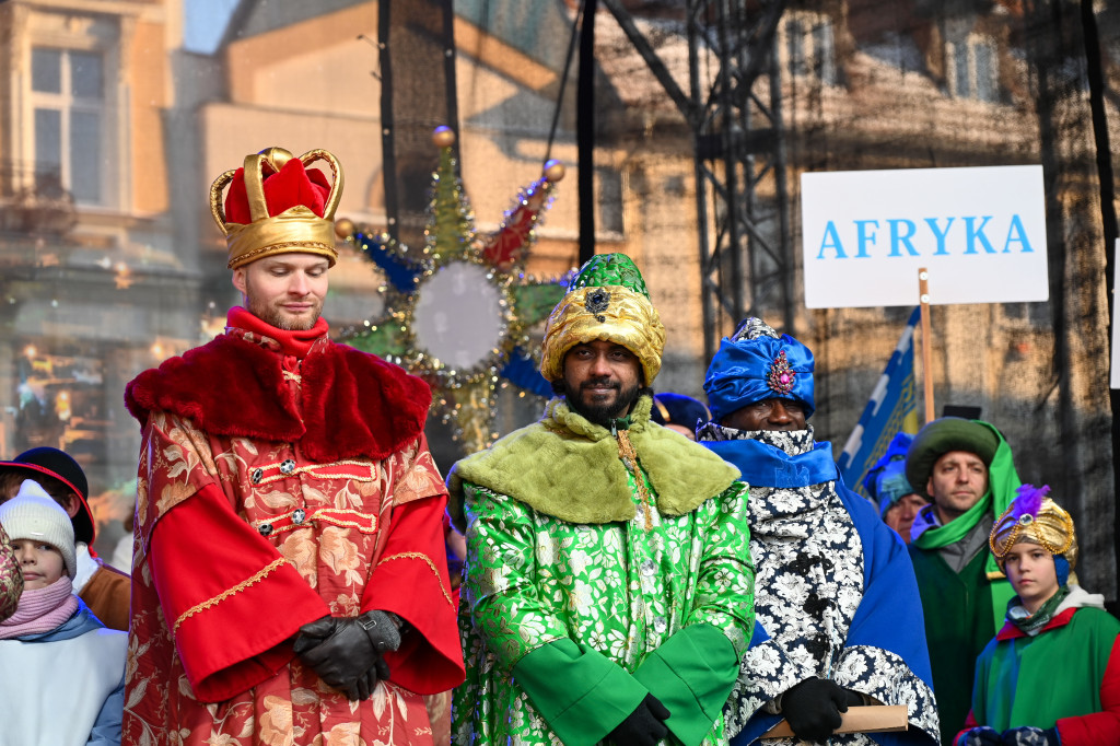 Bydgoszcz: Wielotysięczny tłum przeszedł w 13. Bydgoskim Orszaku Trzech Króli