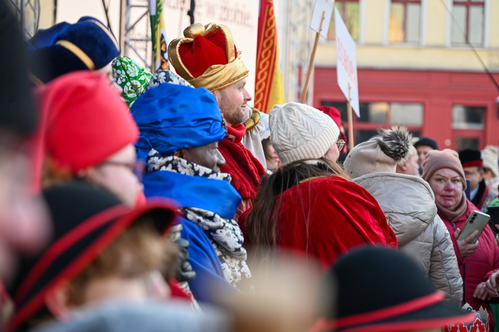 Bydgoszcz: Wielotysięczny tłum przeszedł w 13. Bydgoskim Orszaku Trzech Króli