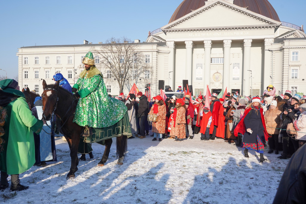 Bydgoszcz: Wielotysięczny tłum przeszedł w 13. Bydgoskim Orszaku Trzech Króli