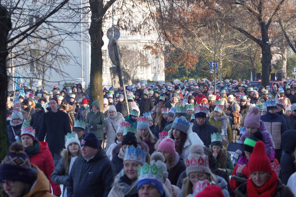 Bydgoszcz: Wielotysięczny tłum przeszedł w 13. Bydgoskim Orszaku Trzech Króli