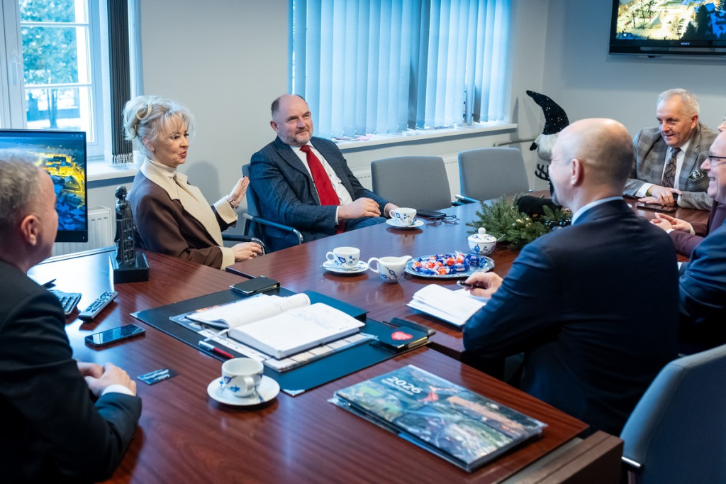 Marszałek Piotr Całbecki z wizytą gospodarską w Sępólnie Krajeńskim