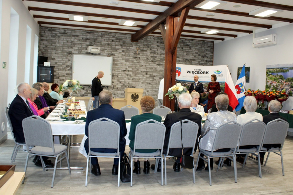 Więcbork: Pary na medal – wręczenie odznaczeń Złotym Jubilatom