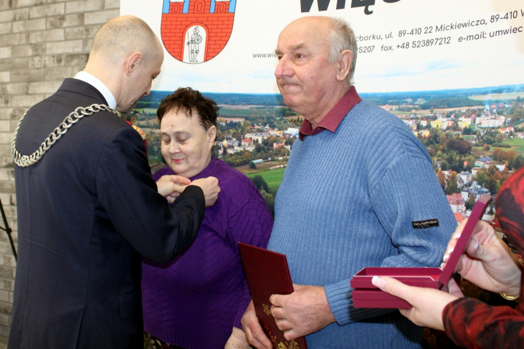 Więcbork: Pary na medal – wręczenie odznaczeń Złotym Jubilatom