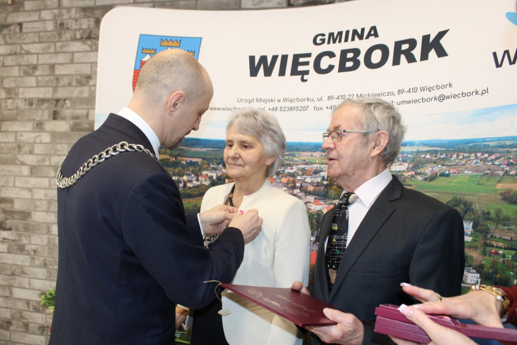 Więcbork: Pary na medal – wręczenie odznaczeń Złotym Jubilatom