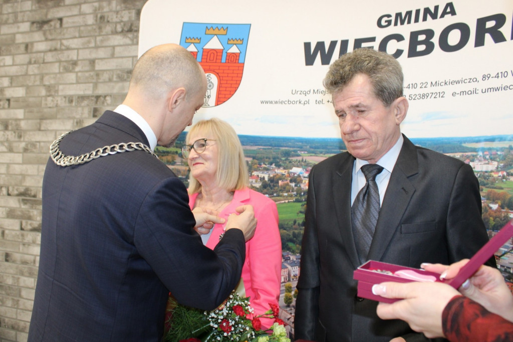 Więcbork: Pary na medal – wręczenie odznaczeń Złotym Jubilatom