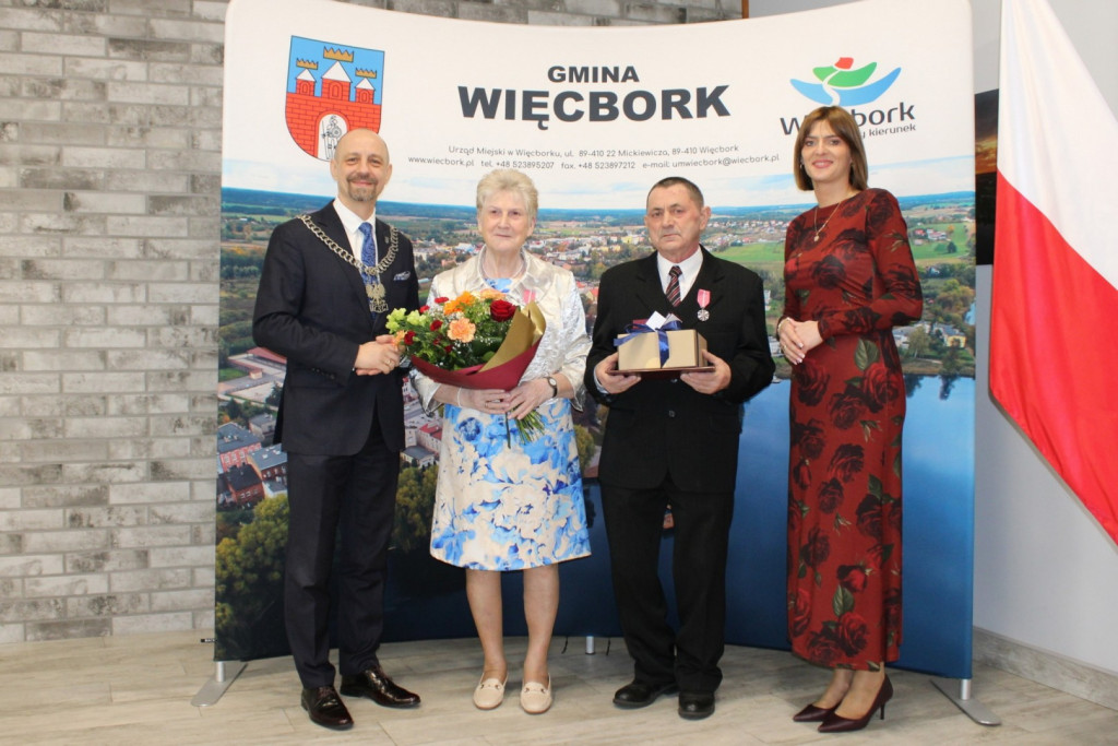 Więcbork: Pary na medal – wręczenie odznaczeń Złotym Jubilatom