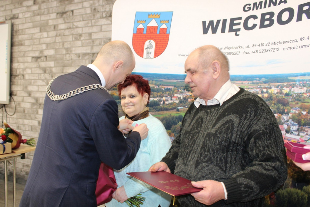 Więcbork: Pary na medal – wręczenie odznaczeń Złotym Jubilatom