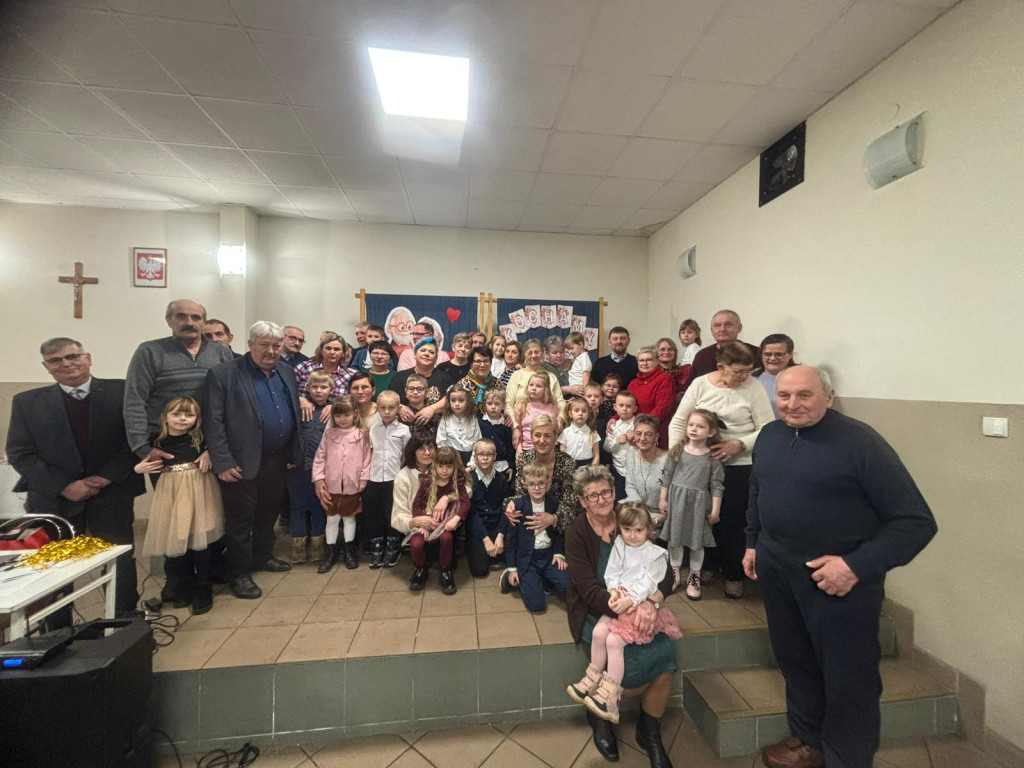 Gmina Wyrzysk: Dzień Babci i Dziadka w Falmierowie