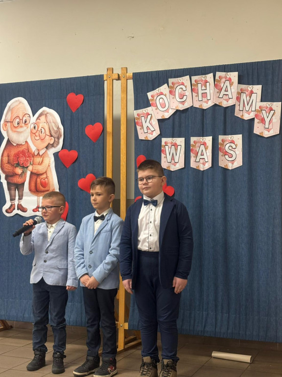 Gmina Wyrzysk: Dzień Babci i Dziadka w Falmierowie