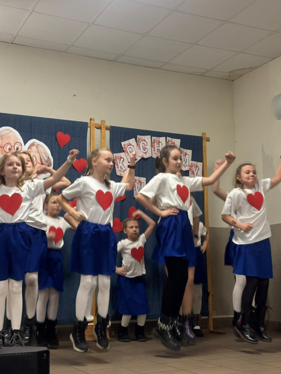 Gmina Wyrzysk: Dzień Babci i Dziadka w Falmierowie