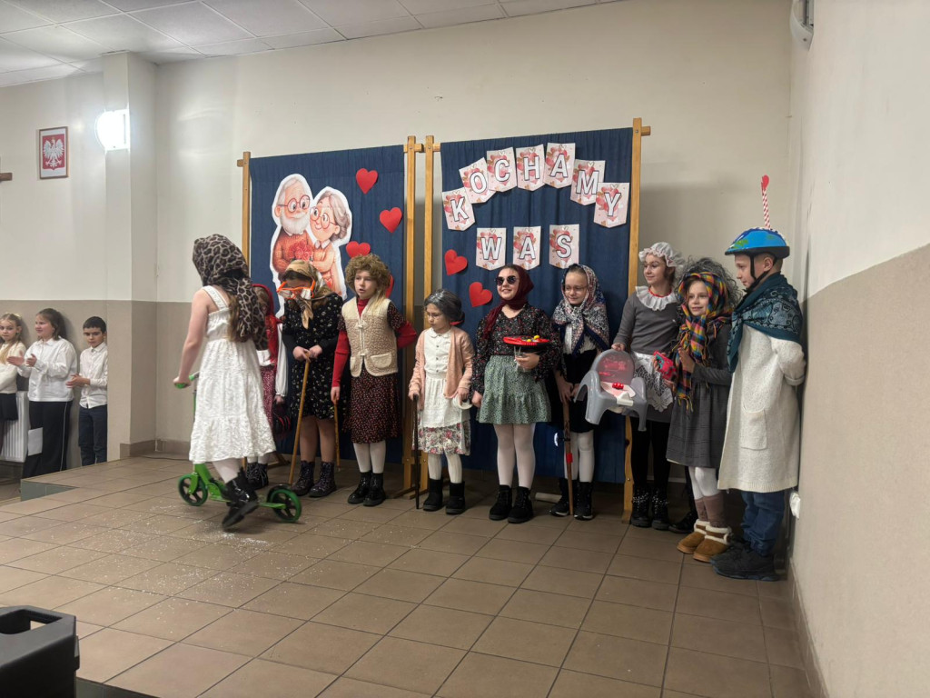 Gmina Wyrzysk: Dzień Babci i Dziadka w Falmierowie