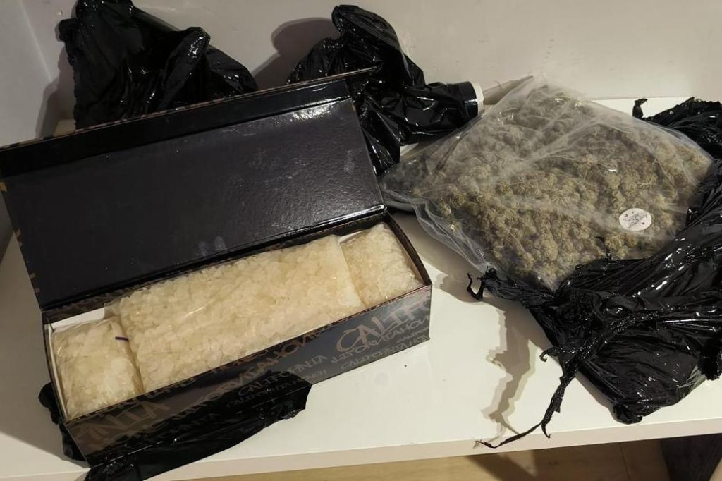 Bydgoszcz: Kryminalni wraz z CBZC przejęli ponad 75 kg narkotyków