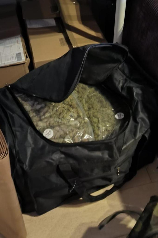 Bydgoszcz: Kryminalni wraz z CBZC przejęli ponad 75 kg narkotyków