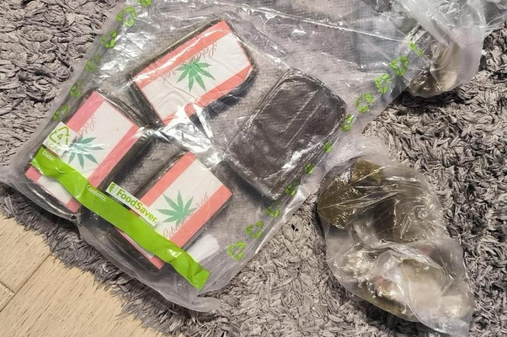 Bydgoszcz: Kryminalni wraz z CBZC przejęli ponad 75 kg narkotyków