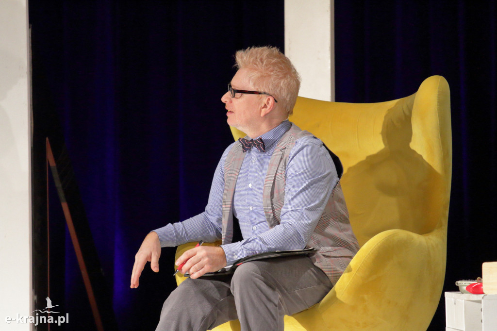 Śmiech, który skłania do myślenia. „Cudowna terapia” w CKiS