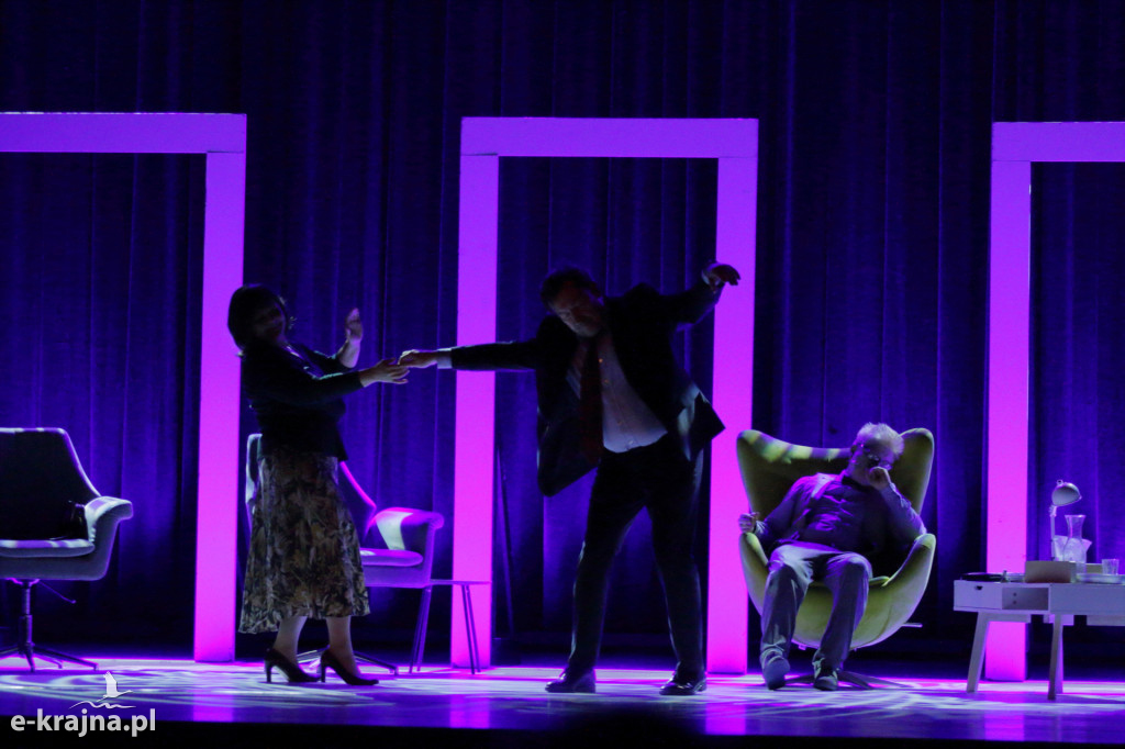 Śmiech, który skłania do myślenia. „Cudowna terapia” w CKiS