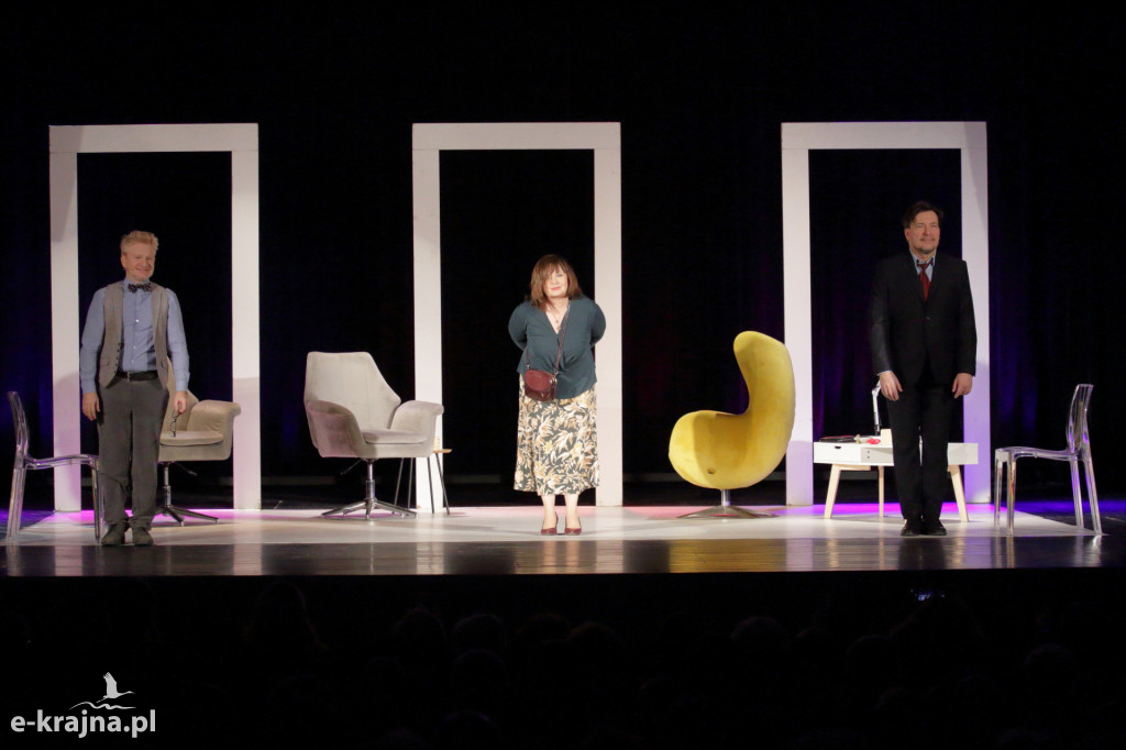 Śmiech, który skłania do myślenia. „Cudowna terapia” w CKiS