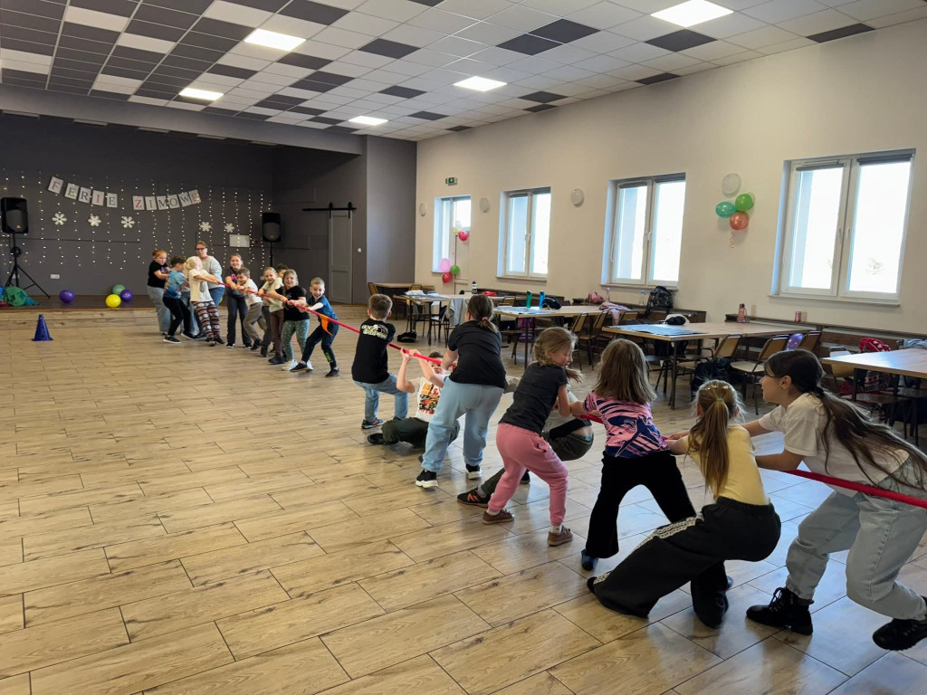 Zimowe zajęcia dla dzieci w Ślesinie, gm. Nakło nad Notecią