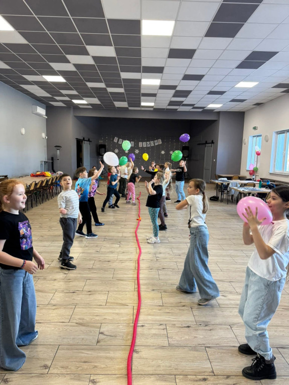 Zimowe zajęcia dla dzieci w Ślesinie, gm. Nakło nad Notecią