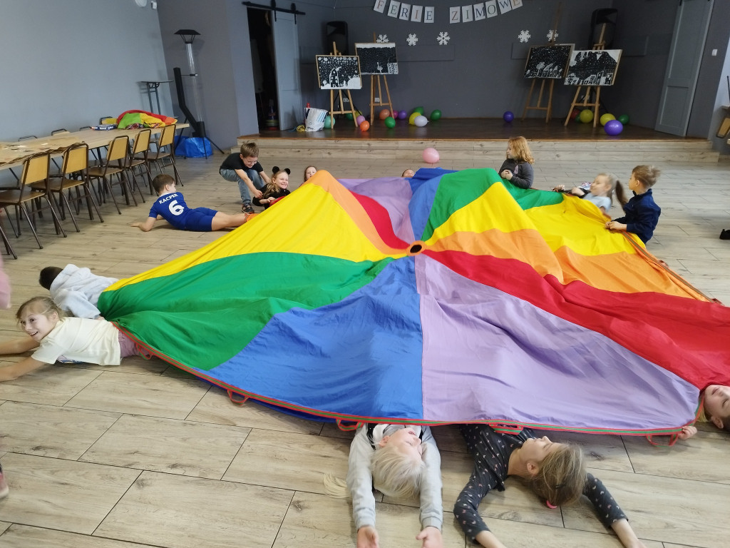 Zimowe zajęcia dla dzieci w Ślesinie, gm. Nakło nad Notecią
