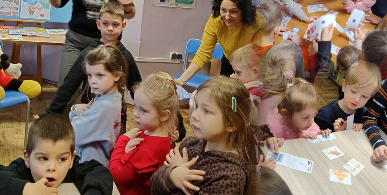 Zimowe spotkanie w bibliotece w Potulicach, gm. Nakło nad Notecią