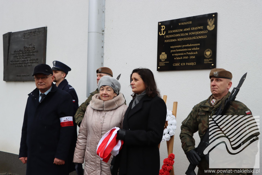 Narodowy Dzień Pamięci Żołnierzy Armii Krajowej – odsłonięcie tablicy w Potulicach, gm. Nakło nad Notecią