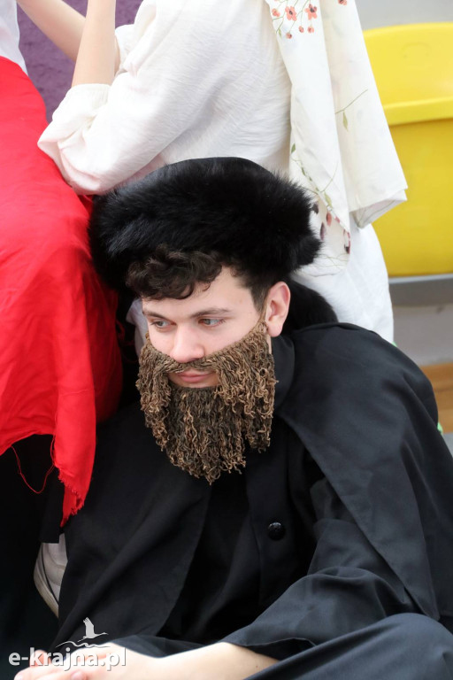 Sypniewo: Igraszki ze sztuką w ZSCKR - wystawa żywych obrazów 2