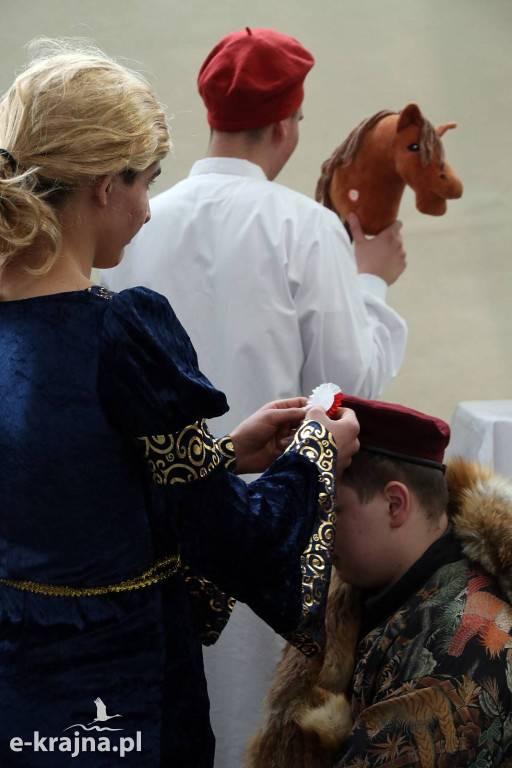 Sypniewo: Igraszki ze sztuką w ZSCKR - wystawa żywych obrazów 2