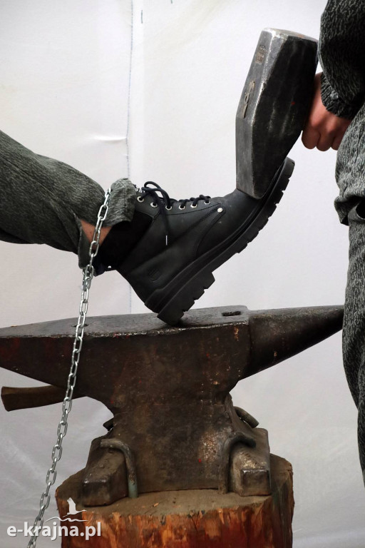 Sypniewo: Igraszki ze sztuką w ZSCKR - wystawa żywych obrazów 2