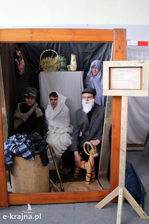 Sypniewo: Igraszki ze sztuką w ZSCKR - wystawa żywych obrazów 2