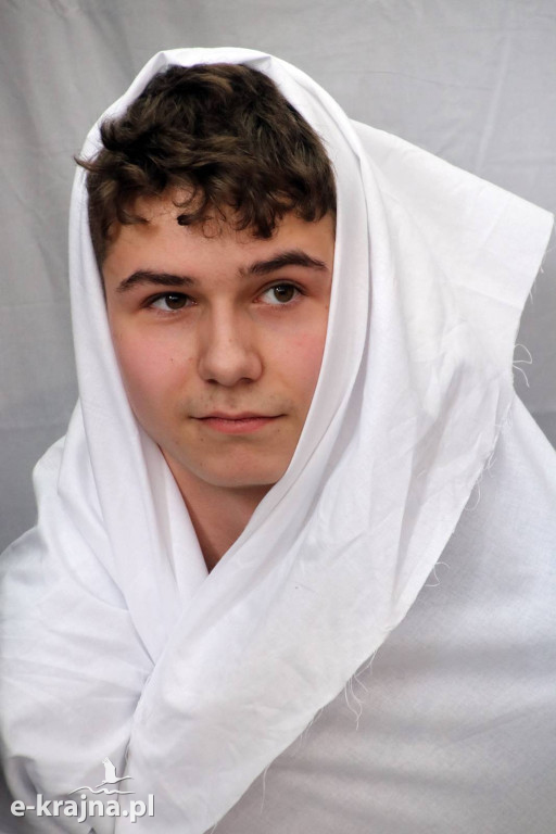 Sypniewo: Igraszki ze sztuką w ZSCKR - wystawa żywych obrazów 2