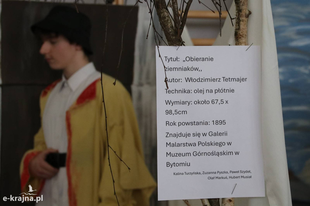 Sypniewo: Igraszki ze sztuką w ZSCKR - wystawa żywych obrazów 2