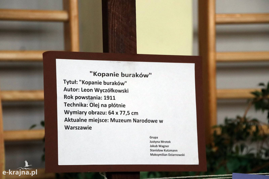 Sypniewo: Igraszki ze sztuką w ZSCKR - wystawa żywych obrazów 2