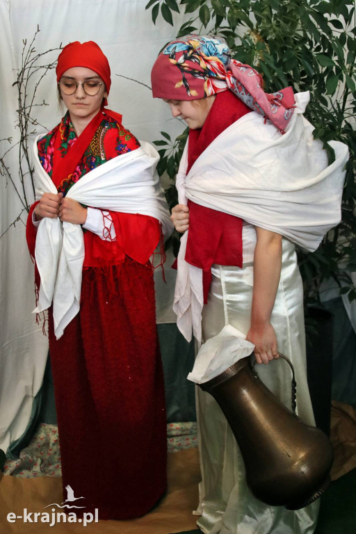 Sypniewo: Igraszki ze sztuką w ZSCKR - wystawa żywych obrazów 2