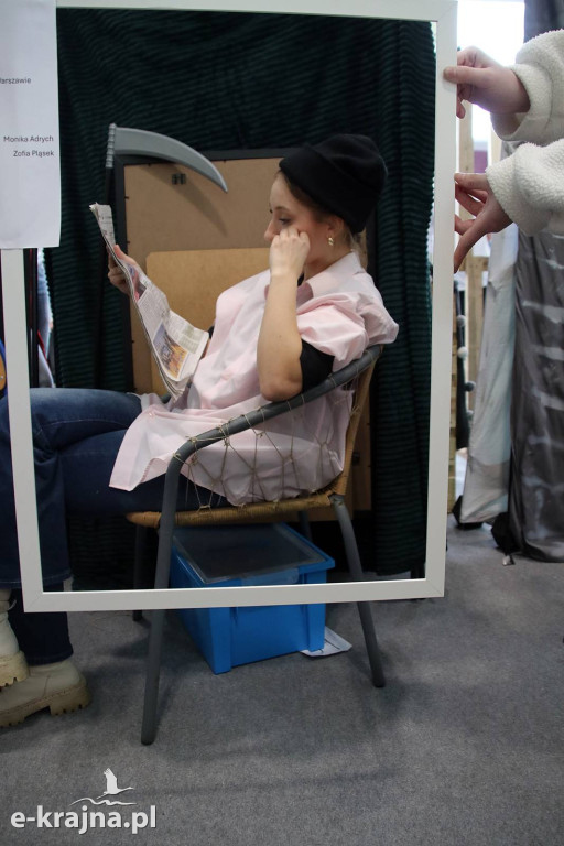 Sypniewo: Igraszki ze sztuką w ZSCKR - wystawa żywych obrazów 2