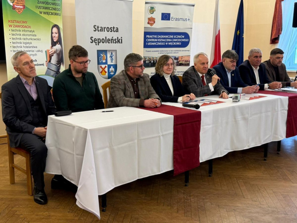 Podpisanie umowy na budowę lokalnej ciepłowni dla LO i CKZiU Więcbork