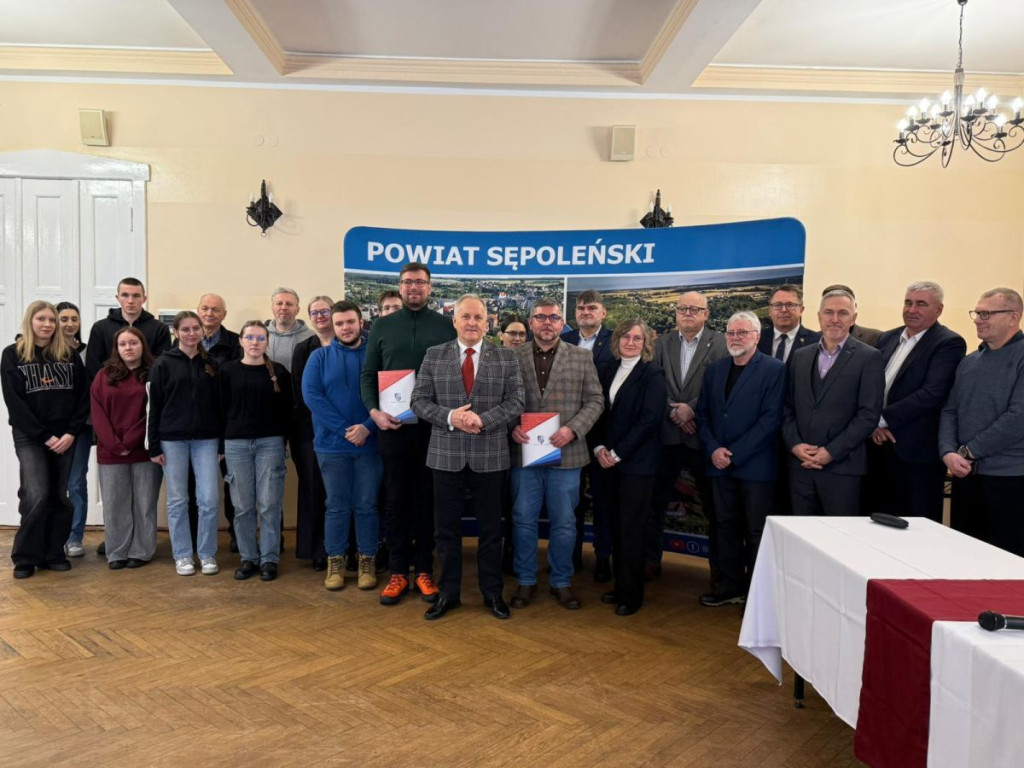 Podpisanie umowy na budowę lokalnej ciepłowni dla LO i CKZiU Więcbork