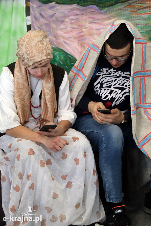 Sypniewo: Igraszki ze sztuką w ZSCKR - wystawa żywych obrazów 2