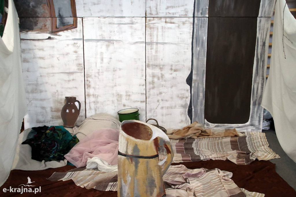 Sypniewo: Igraszki ze sztuką w ZSCKR - wystawa żywych obrazów 2