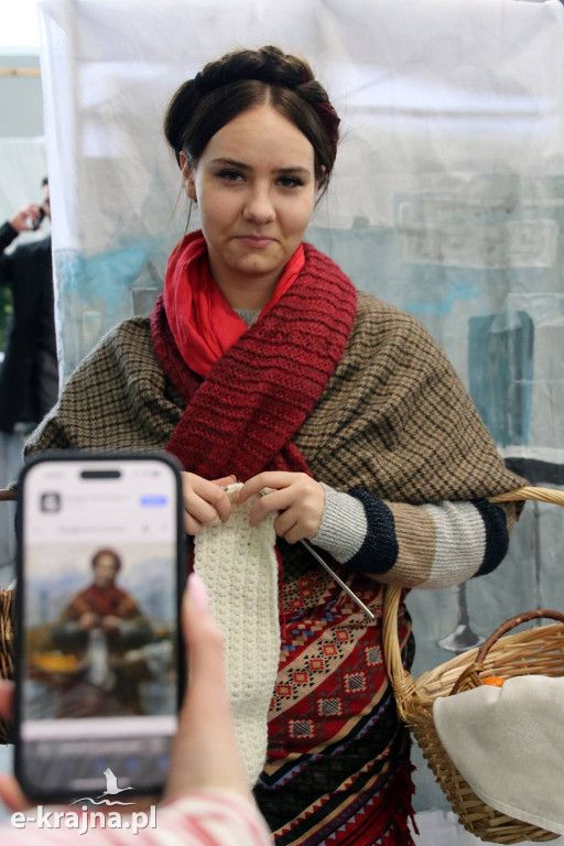 Sypniewo: Igraszki ze sztuką w ZSCKR - wystawa żywych obrazów 2