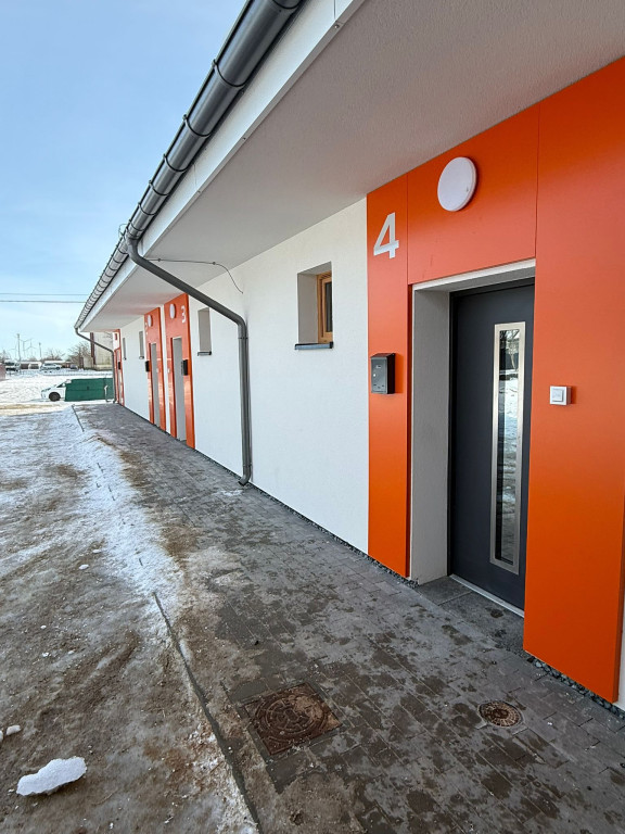 Człuchów: Odbudowane po pożarze budynki komunalne na Słowackiego uroczyście otwarte