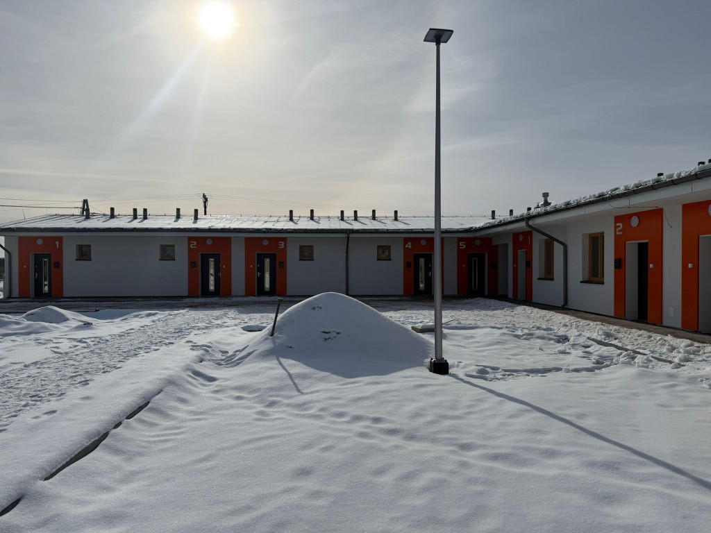 Człuchów: Odbudowane po pożarze budynki komunalne na Słowackiego uroczyście otwarte