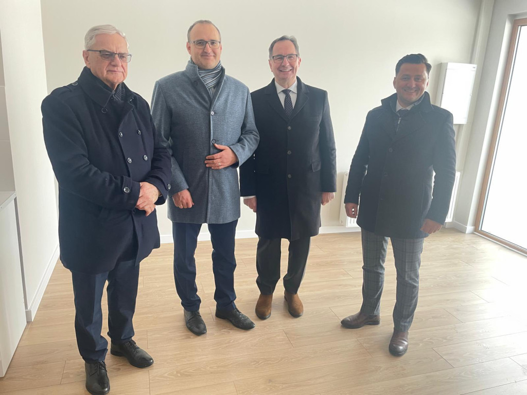 Człuchów: Odbudowane po pożarze budynki komunalne na Słowackiego uroczyście otwarte