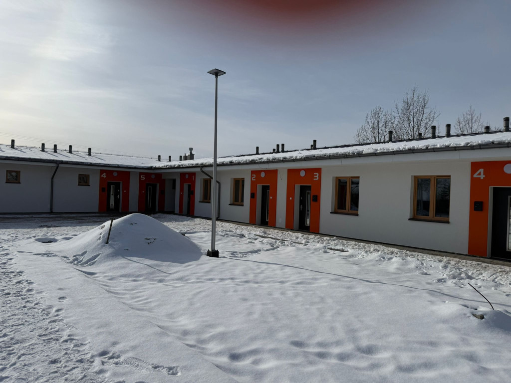 Człuchów: Odbudowane po pożarze budynki komunalne na Słowackiego uroczyście otwarte