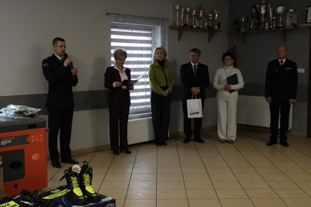 Mrocza: Uroczyste przekazanie sprzętu jednostkom OSP