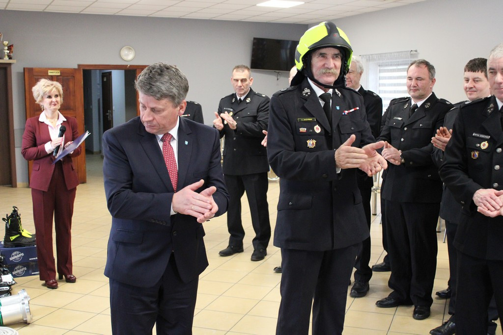 Mrocza: Uroczyste przekazanie sprzętu jednostkom OSP