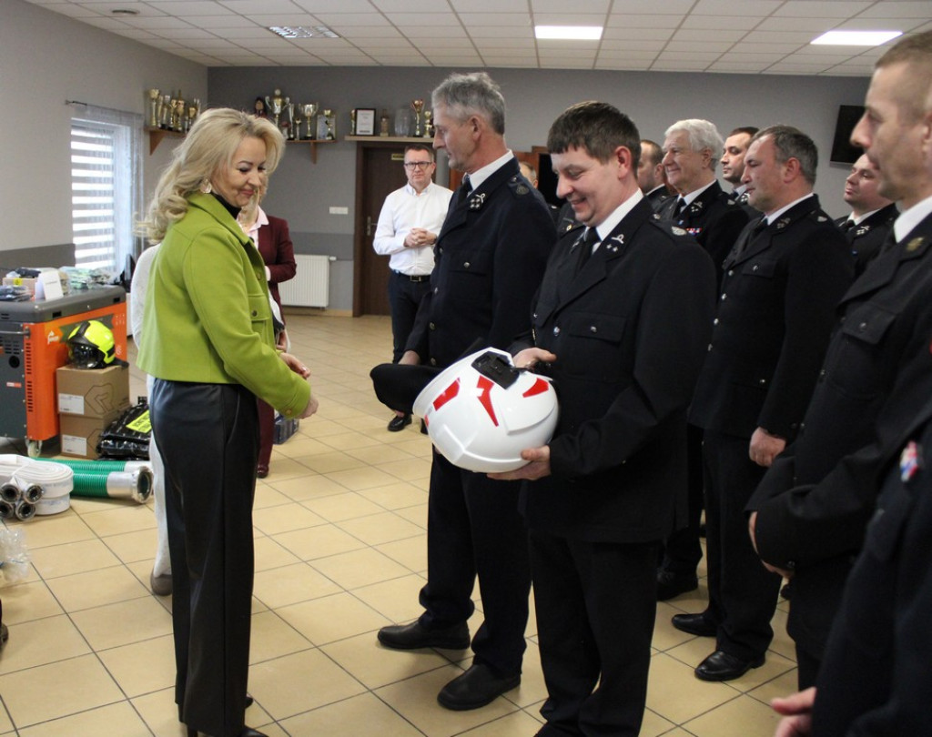 Mrocza: Uroczyste przekazanie sprzętu jednostkom OSP